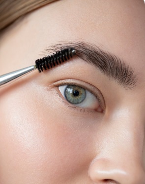 Pigmentação de sobrancelhas